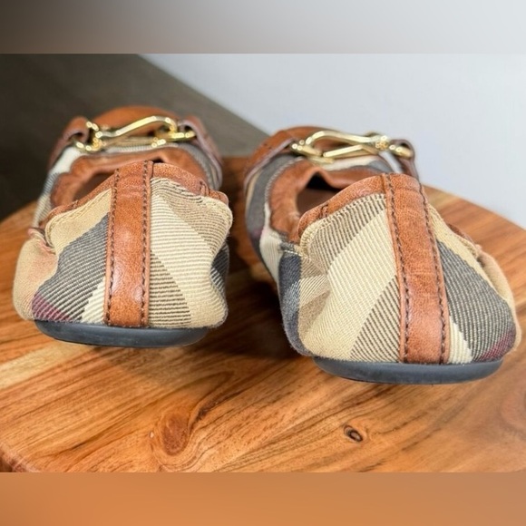 Burberry Ballet Flats House Check size 37 (6.5) Brown Tan with Gold Accents - Picture 5 of 12